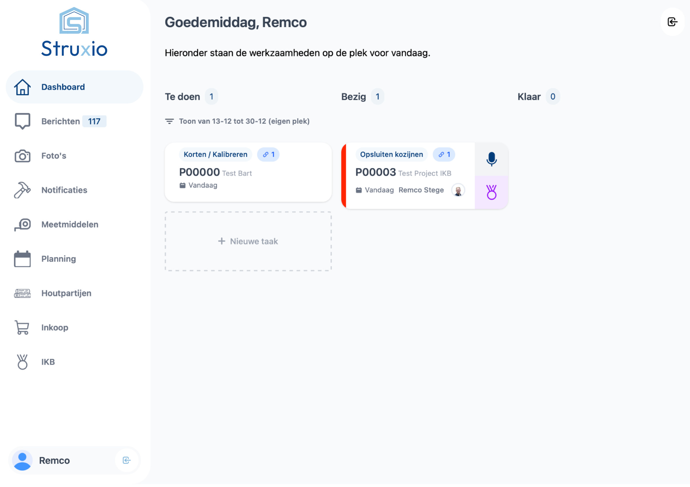 Struxio medewerkerscockpit op iPad met persoonlijke taken en voicenotes