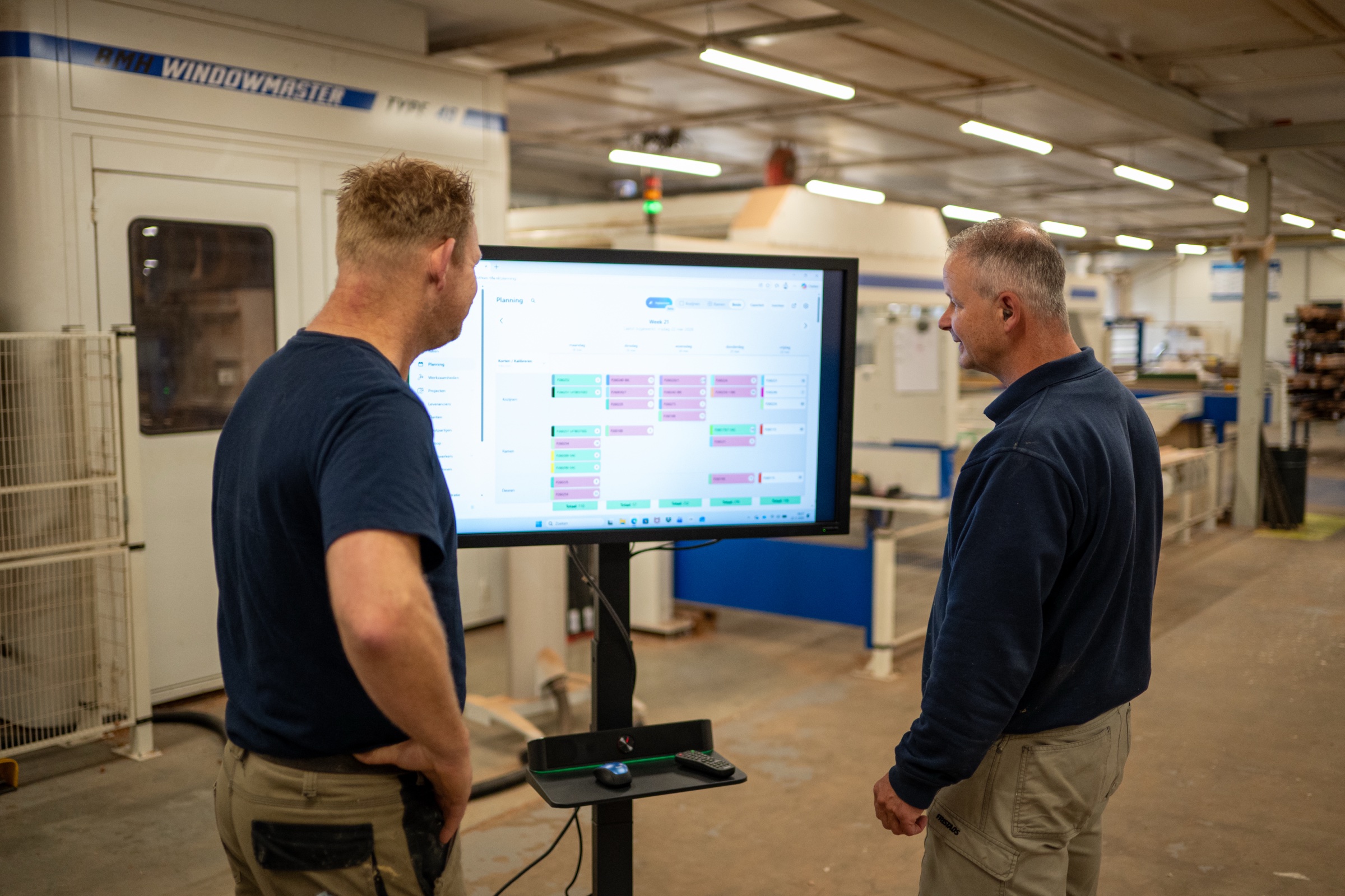 Planningsoverleg bij de WindowMaster machine